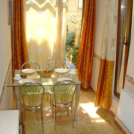 Apartment On Pushkinskaya 16 *